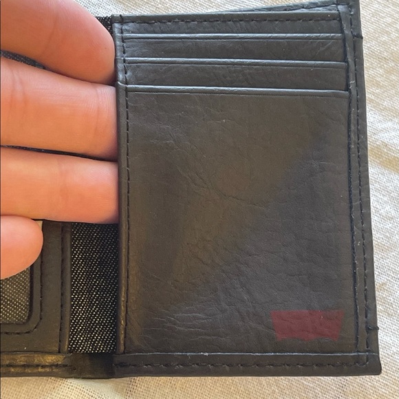 Levi’s Strauss and co. Men’s wallet. - Picture 3 of 7